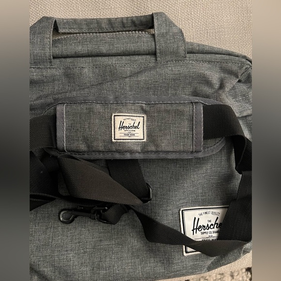 NWOT Herschel Laptop Bag - Picture 2 of 4
